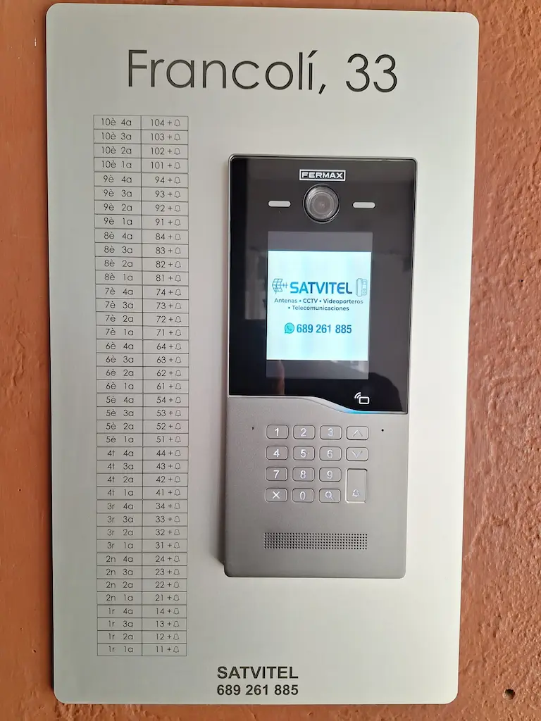 Placa de videoportero 2 hilos Fermax modelo cora. Final instalación